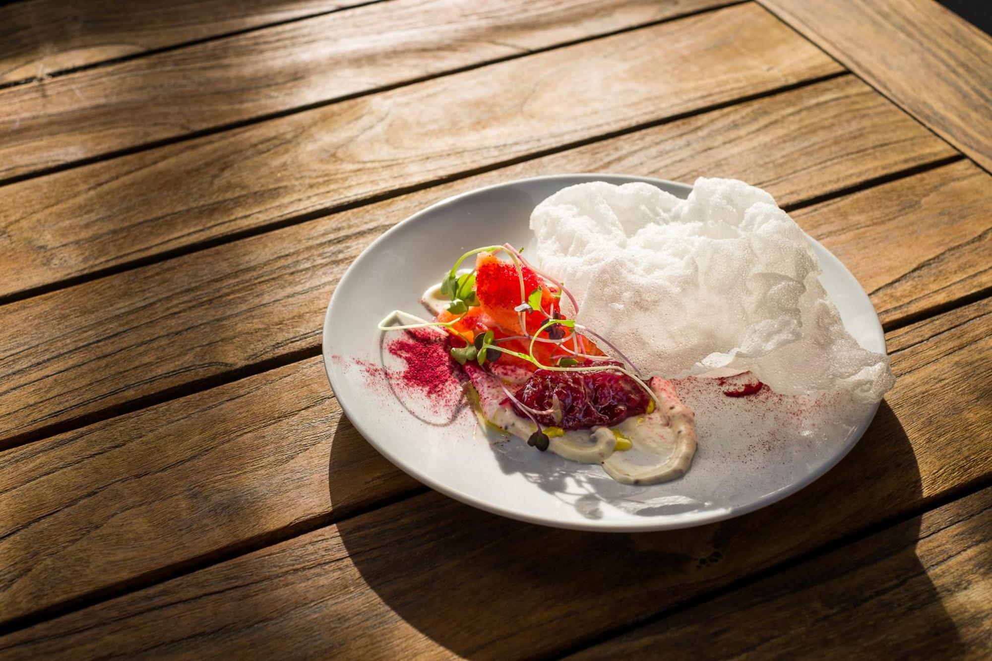 马尔伯勒城堡酒店 布伦海姆 外观 照片 A salad with edible flowers