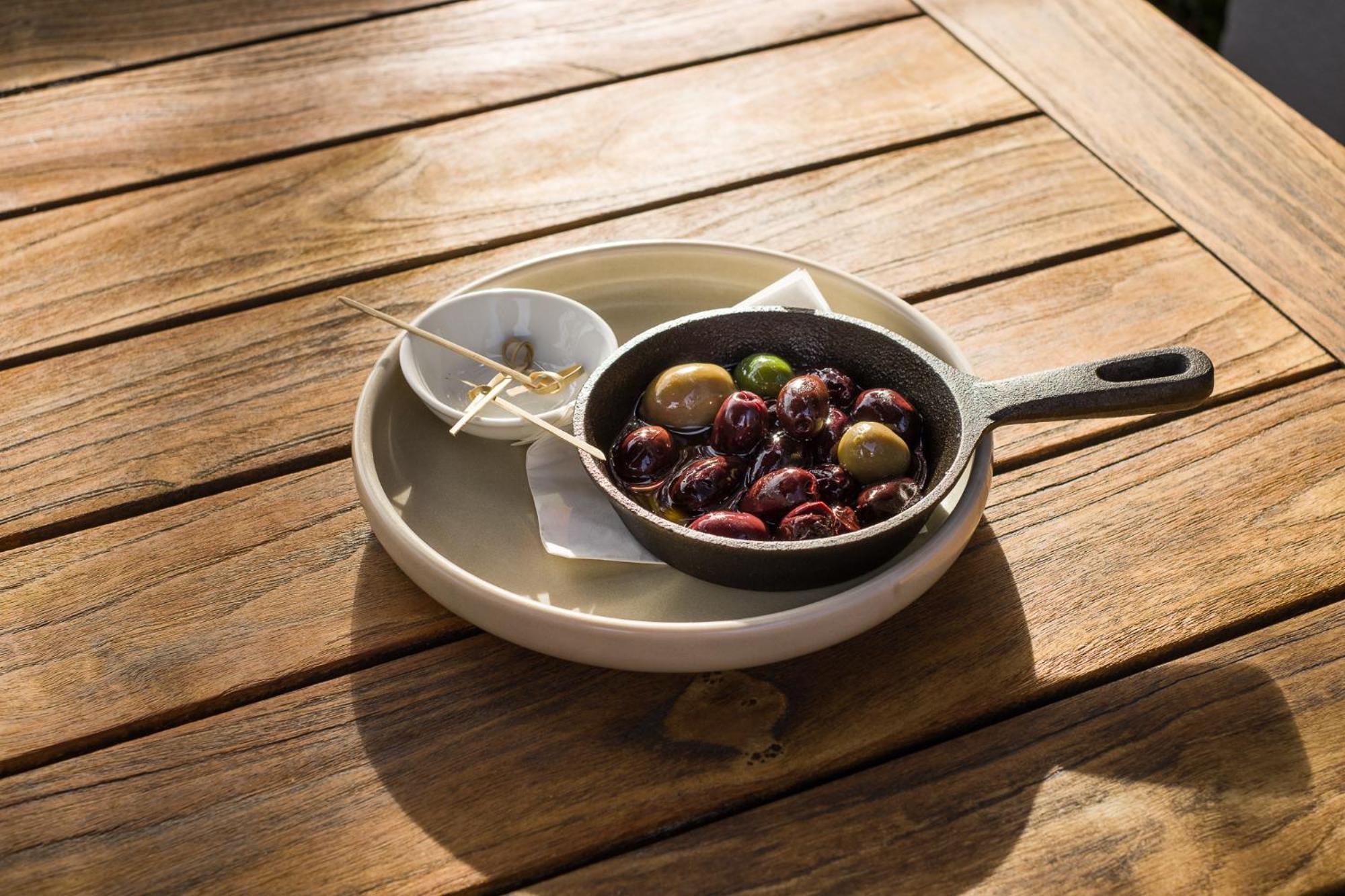 马尔伯勒城堡酒店 布伦海姆 外观 照片 A pan of olives