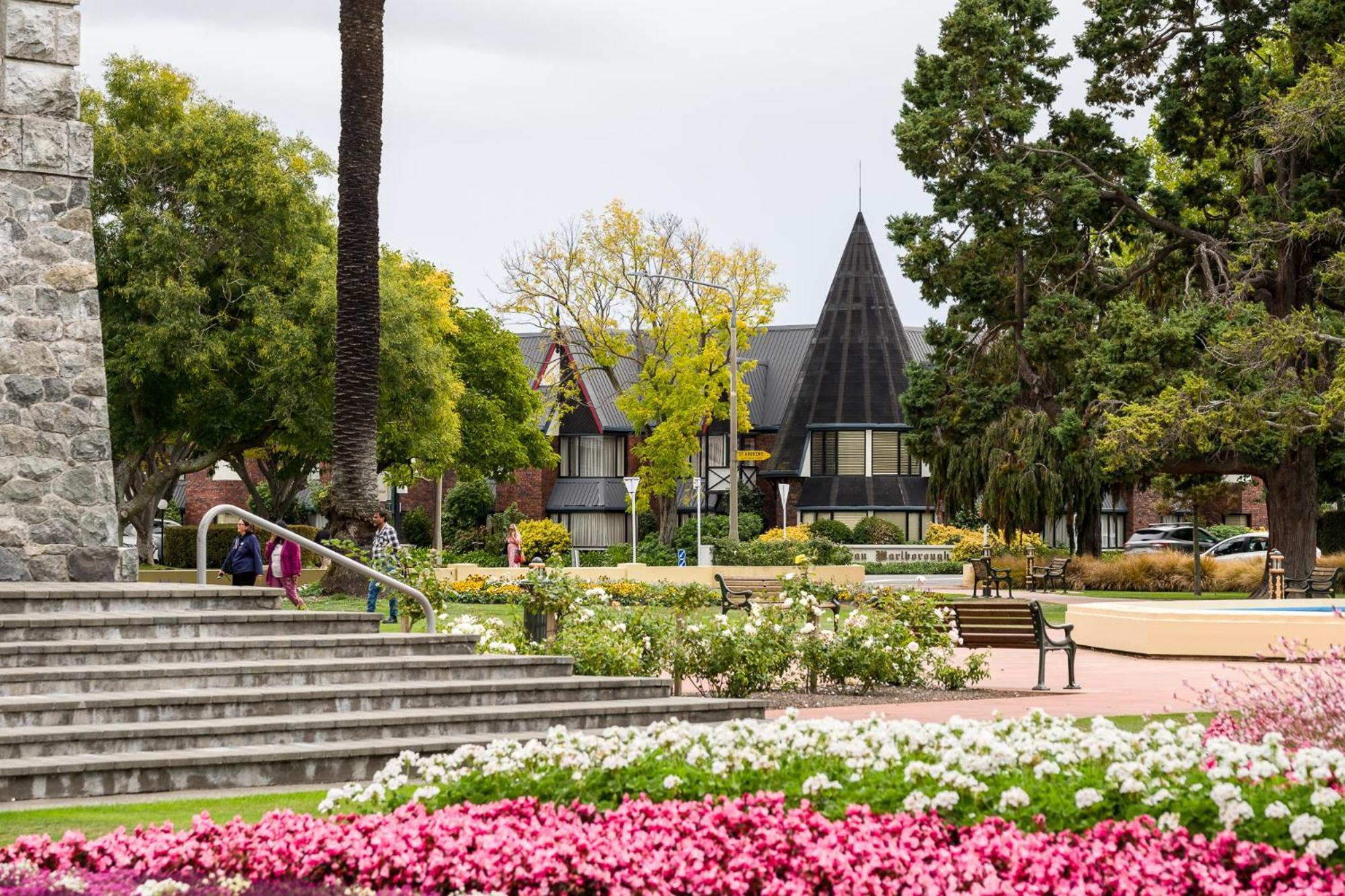 马尔伯勒城堡酒店 布伦海姆 外观 照片 The University of Waikato's Hamilton campus