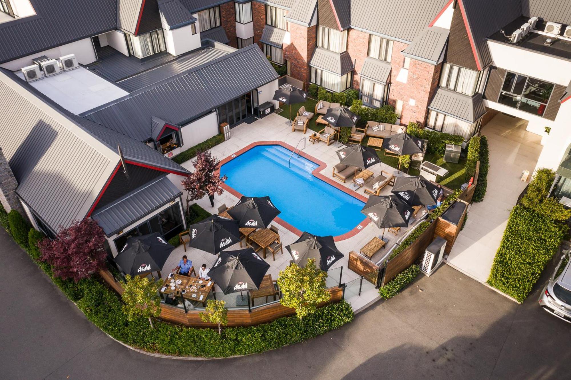 马尔伯勒城堡酒店 布伦海姆 外观 照片 The hotel's pool