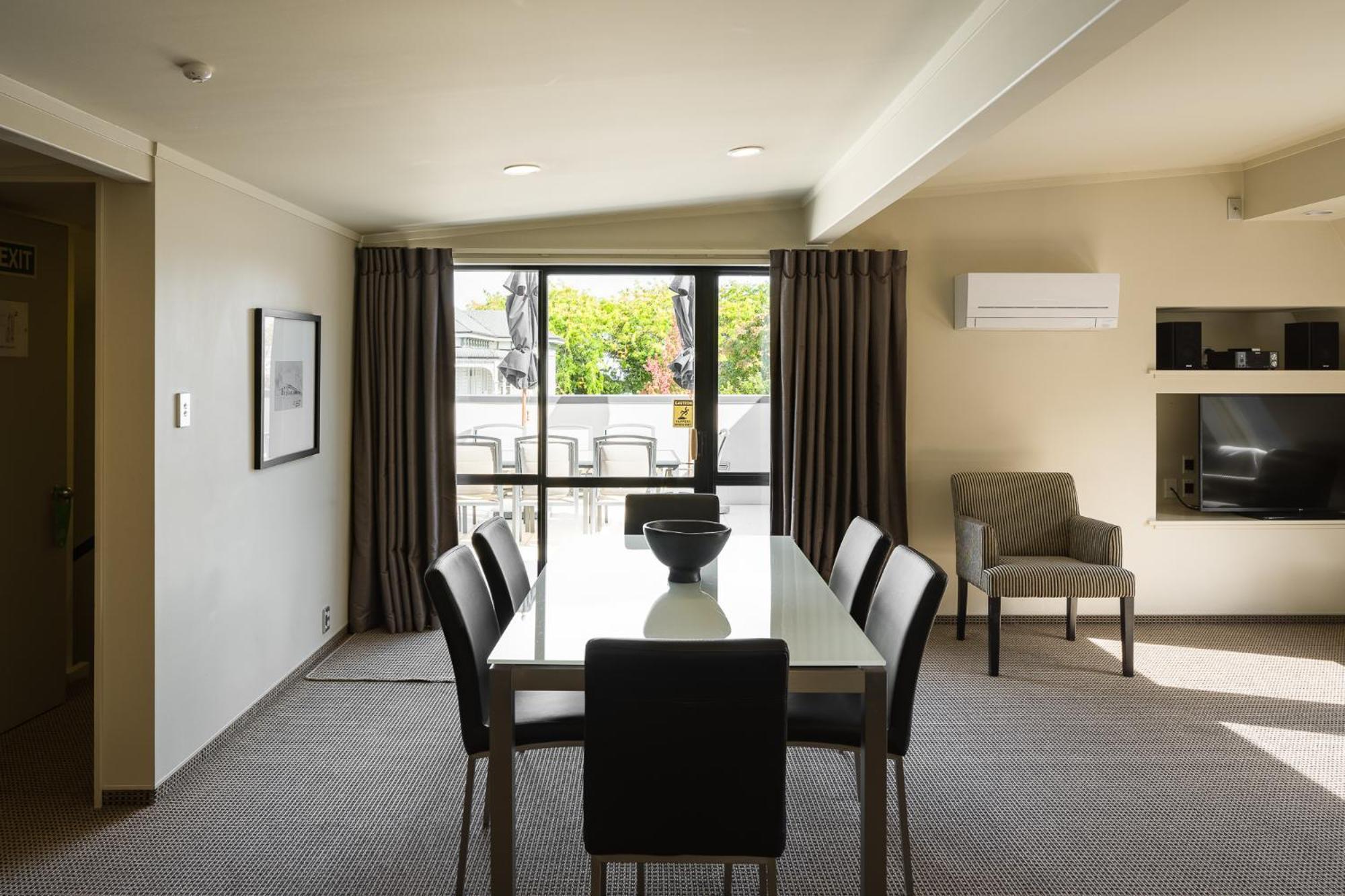 马尔伯勒城堡酒店 布伦海姆 外观 照片 A typical apartment dining room